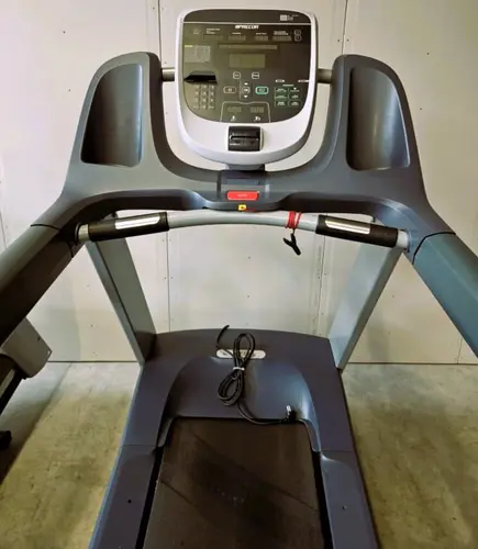 Välkommen till Borås Gym & Atletklubb! Vi finns på Getängsvägen 6 i Borås. Borås Gym & AtletklubbPå Borås Gym & Atletklubb har generationer av människor sedan 1914 ägnat sig åt träning för en starkare kropp. Vi bedriver gymträning i vårt fullt utrustade gym för säker motionsträning för ungdomar och seniorer i alla åldrar.Kraftkällan erbjuder Styrkelyft och Tyngdlyftning på hög nivåI vår lika bra fullt utrustade avdelning för kraftsporter med tävlingsverksamhet inom styrkelyft och tyngdlyftning där klubben fostrat flera lyftare på hög nationell nivå.Vi tror på att man blir som bäst tillsammans, genom både hård träning och trevligt sällskap. Vill du bli starkare tillsammans med oss? Vi finns även på instagram, facebook och tiktok. Välkommen att bli medlem hos oss och bidra till ytterligare ett sekel av styrka! Du är alltid välkommen att provträna, kontakta oss innan här. borasatletklubb.se - Telefon: 073-0704106Borås Gym & Atletklubb investerar i ett Precor Löpband i hög gymkvalitet från GymPartner.nu ÖppettiderAlla dagar 05:00 - 22:00KontaktuppgifterEmail: info@borasatletklubb.seTelefon: 073-0704106AdressGetängsvägen 6504 68, Borås